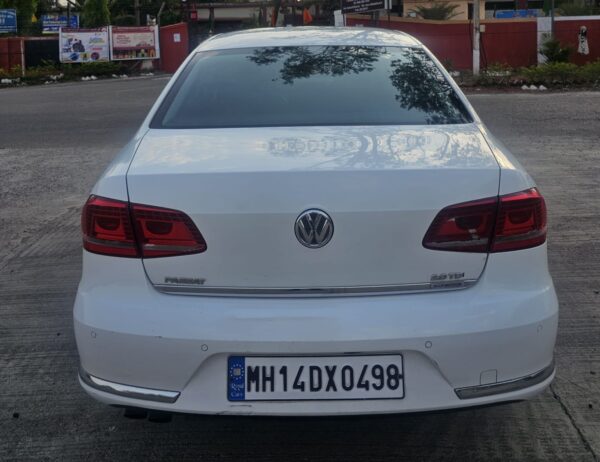 Volkswagen Passat - Image 6